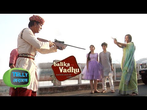 Watch: Akhiraj Kills Anandi & She Dies | Balika Vadhu | Colors
