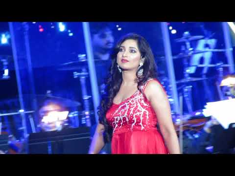 Lag Ja Gale Shreya Ghoshal Live