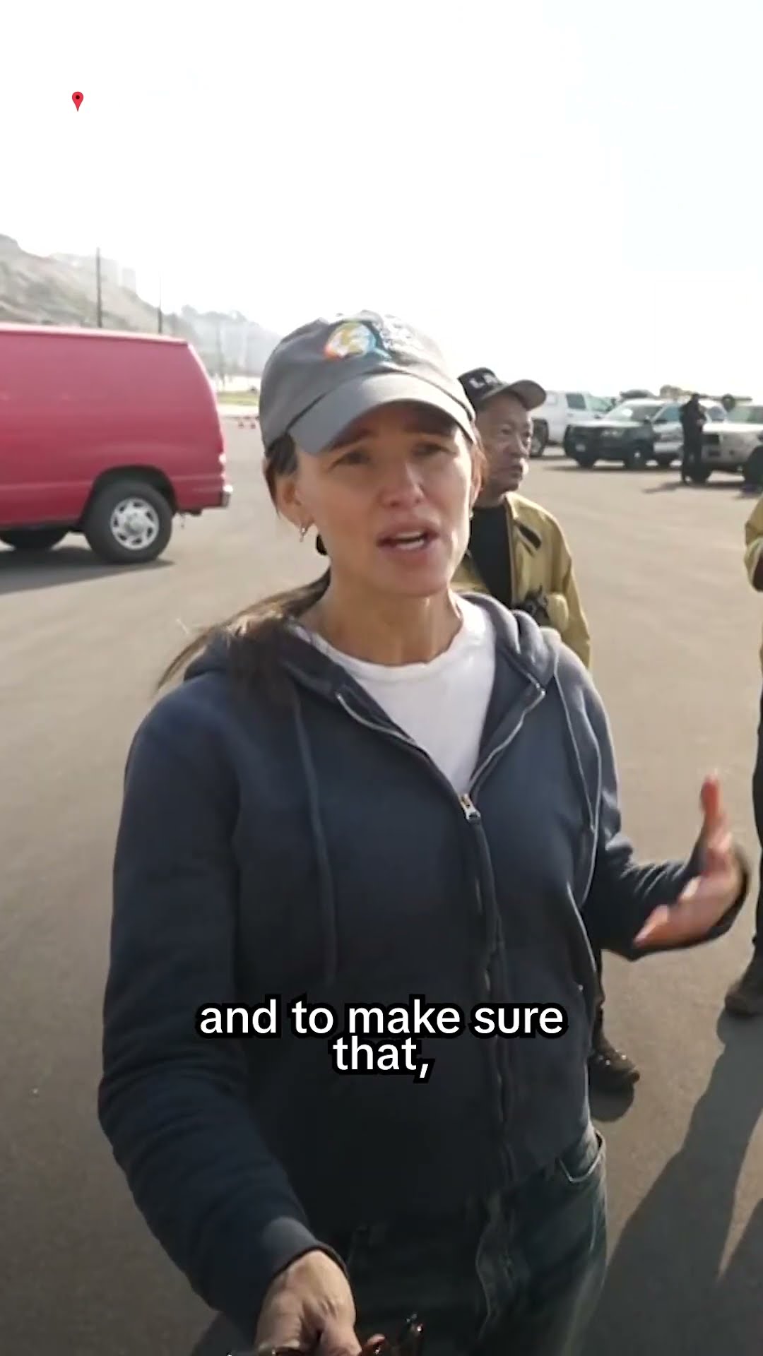 Jennifer Garner teams up with Chef José Andrés to help wildfire victims