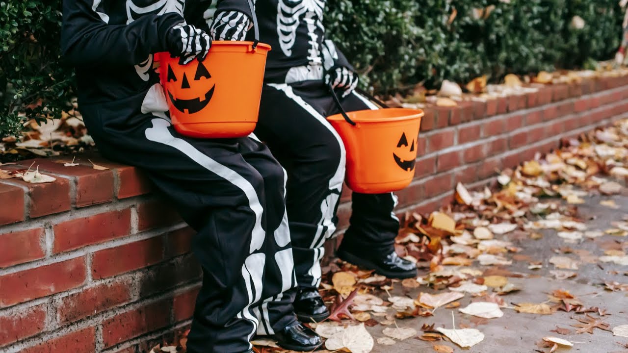 Halloween Candy Binge - YouTube
