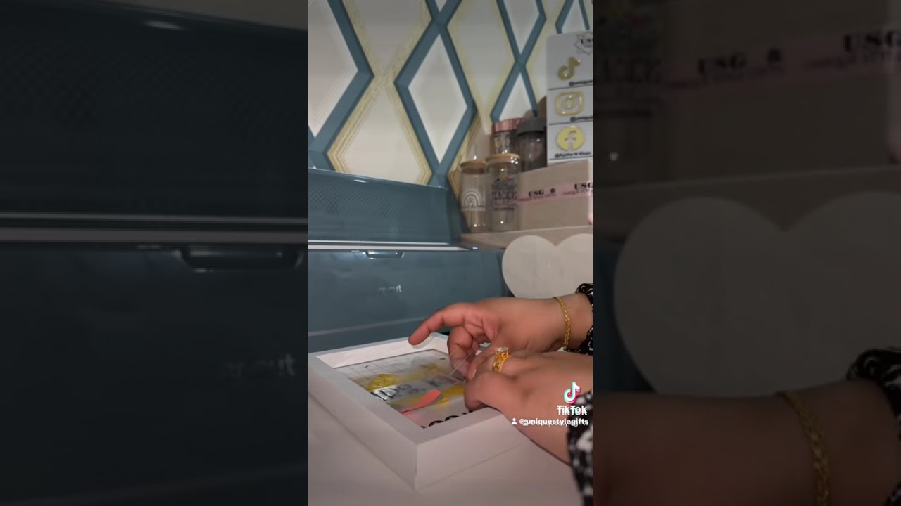 How to make a personalised frame as a gift for a teacher.