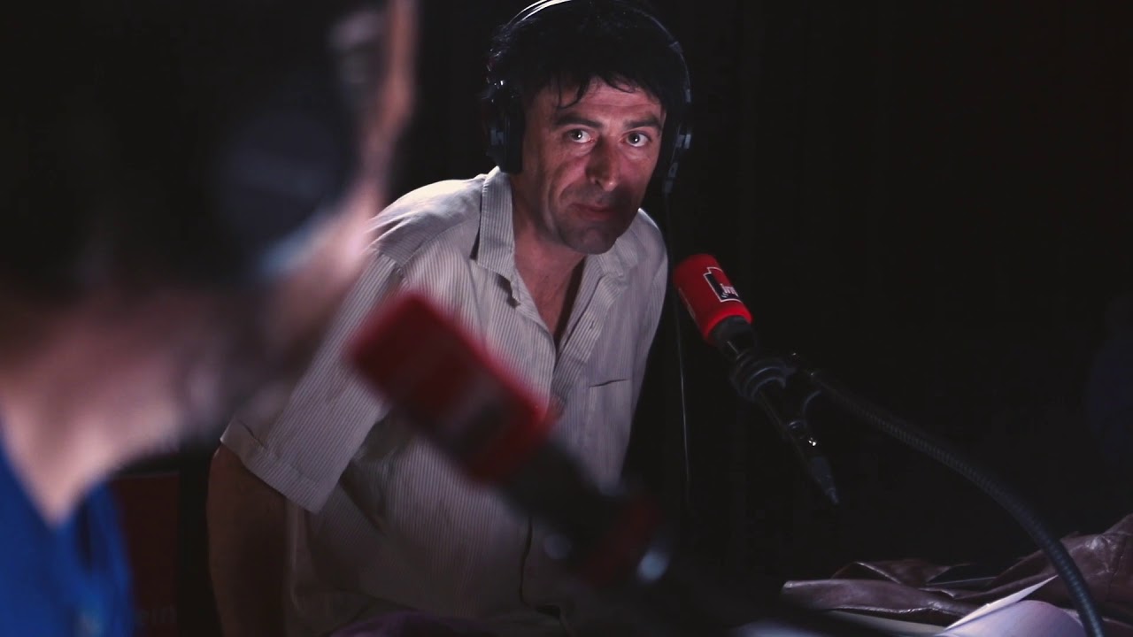 22h20 chez Édouard Baer : Débat improvisé entre le poète maison Jean-Noël Mistral et Dany Laferrière