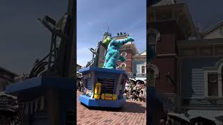 20250929-香港迪士尼樂園-遊行花車-樂園史上最大型-共11架派對好友的巡遊花車表演