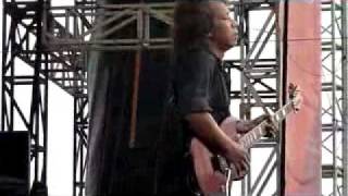 EDANE performed at java rockinland 2011  ( ikuti - Back In Black / AC/DC )