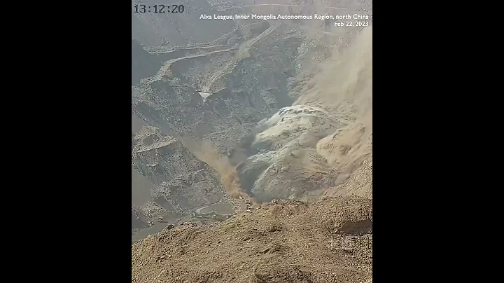 Surveillance video captures the moment of open coal mine collapsing in China's inner Mongolia - DayDayNews