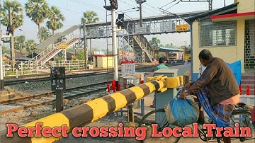 Back to Back Similar Model EMU Trains Crossing | Howrah-Katwa Local Meeting Katwa-Howrah EMU Train