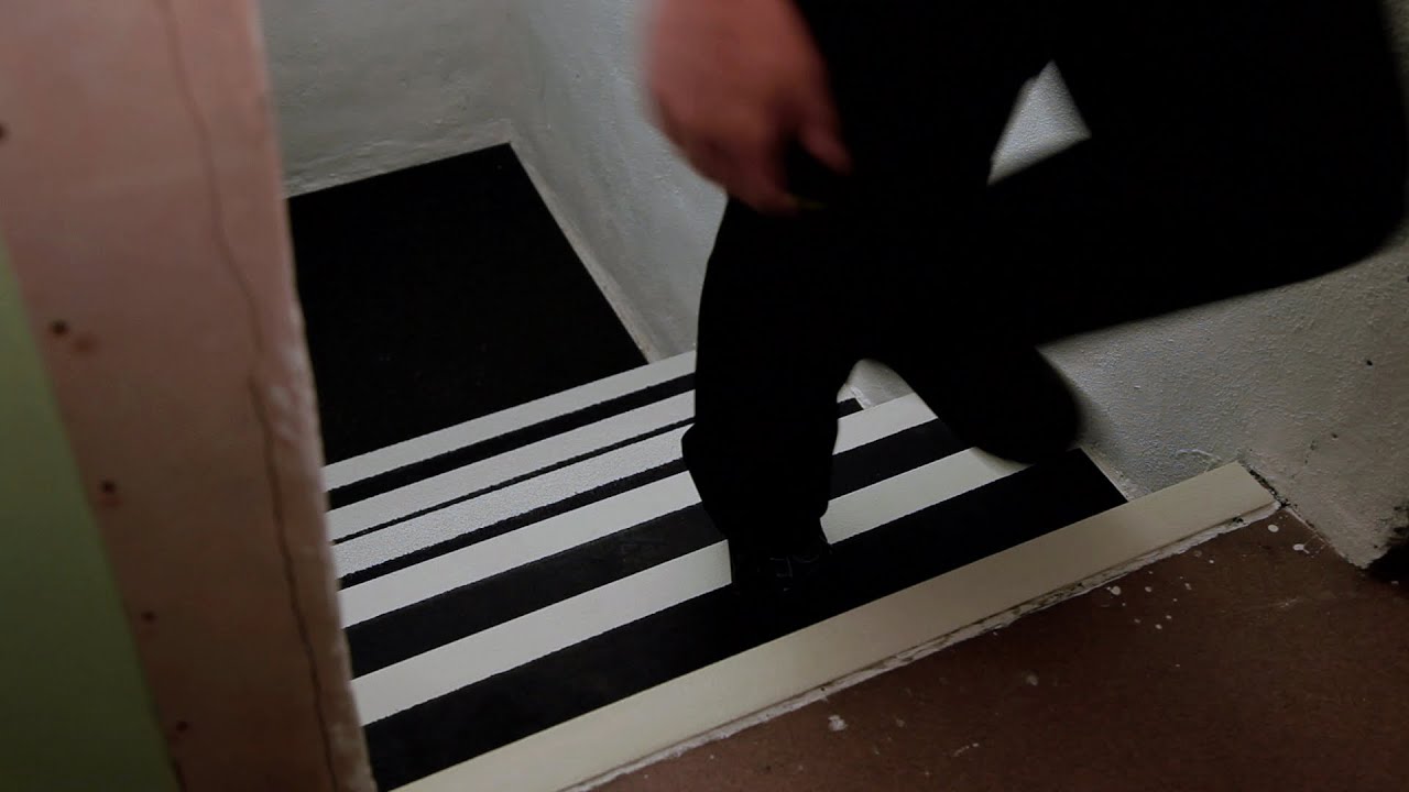 Noir Ranget Marchette descalier Antidérapante PVC Nez de Marche Autocollante Bande descalier pour escaliers intérieurs et extérieurs 