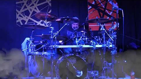 UNCHAINED - VH TRIBUTE SHOW - DRUM SOLO/HOT FOR TE...