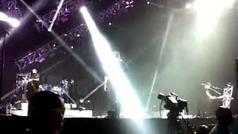 Example - Changed The Way You Kiss Me live at O2 Arena