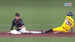 08/21 中信 VS 統一 七局上，中信雖靠著安打及統一的失誤攻佔三壘，但布雷克仍連抓兩個出局數化解危機