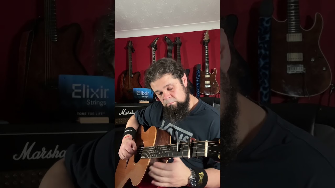 6 string capo + 3 string capo. Do YOU ever do this &hellip; ??? 😎 #g7thcapo #newportcapo #performance3capo