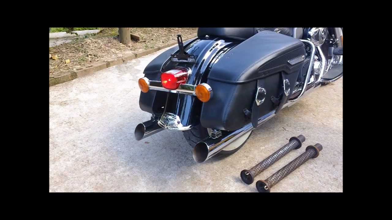 Harley Davidson Road King Classic With Bassani Exhausts How To Take Out The Bafflers Youtube