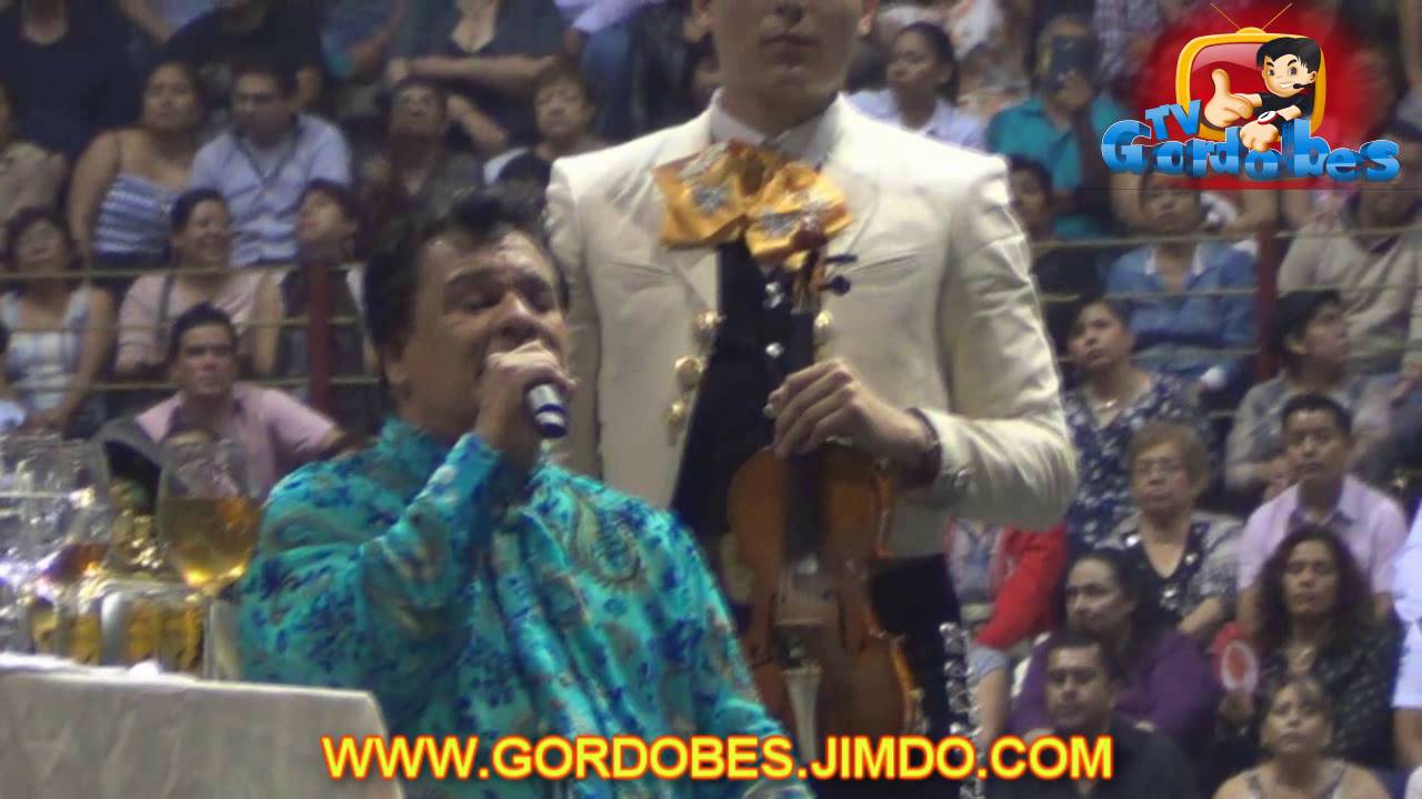 Juan Gabriel canta 