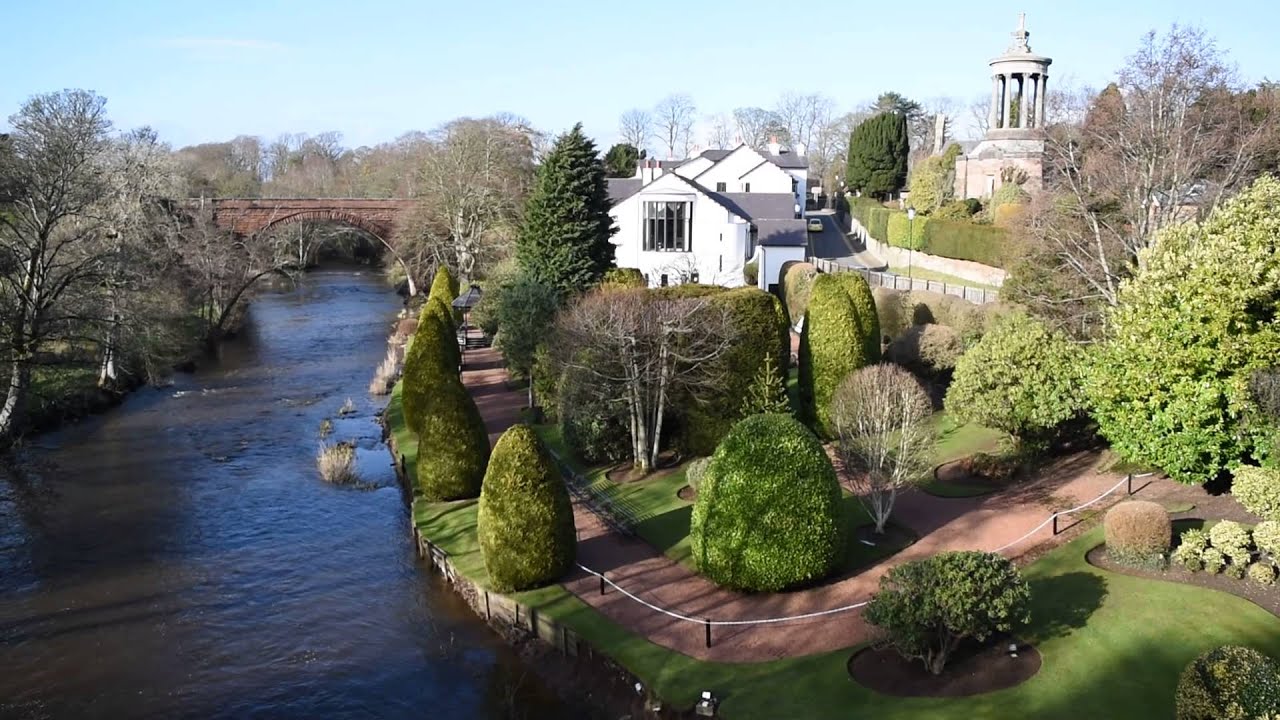 Burns Monument / Brig O' Doon in Ayr Scotland