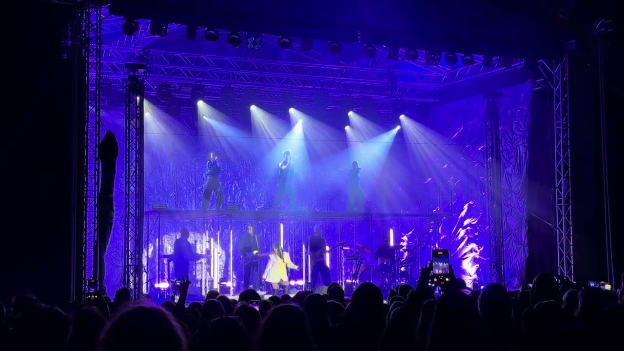 Ewa Farna - Uvod, No a co (Výrava, 22.08.2025)