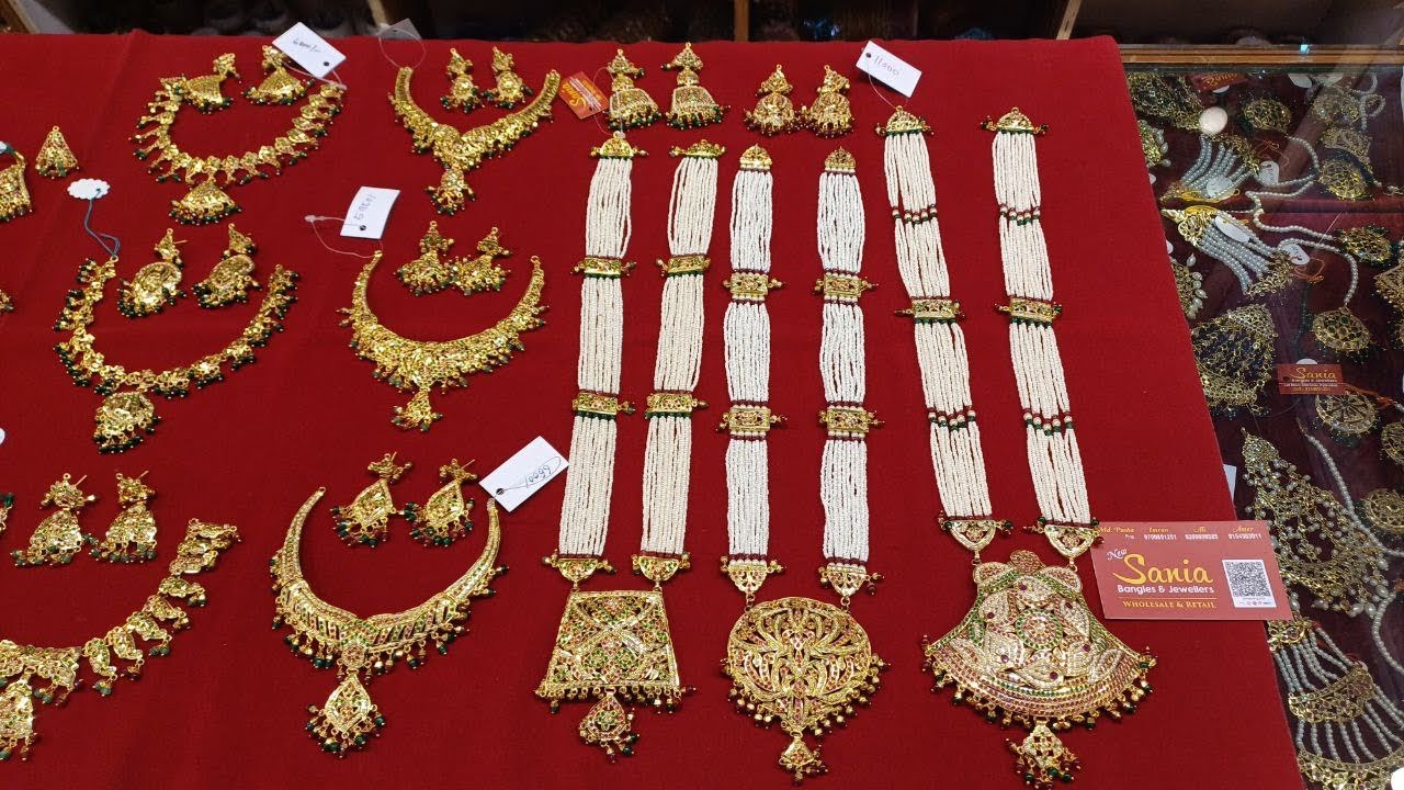 Temple Jewellery - 22K Gold 'Lakshmi' Jhumkas (Buttalu) - Gold Dangle  Earrings with Color Stones & Pearls - 235-GJH2165 in 16.400 Grams