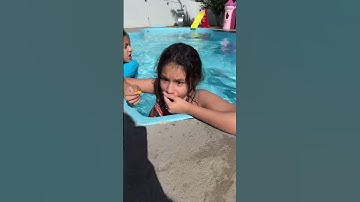Louise jogou o celular dentro da piscina #shots ￼