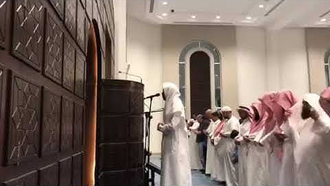 أواخر سورة لقمان يحبرها القارئ #عمر_الدريويز
