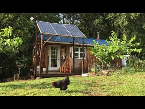 Vidéo: Retraite Cottage isolée promettant un style de vie moderne