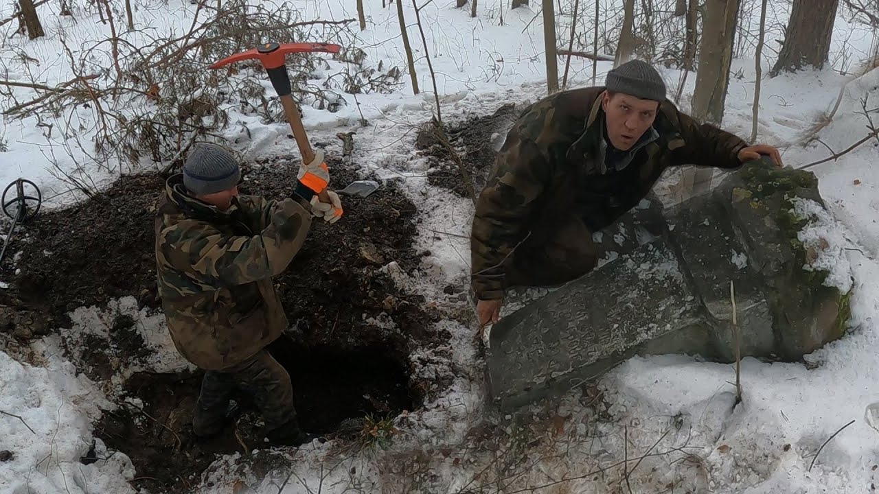 Впр родничок вырывается из земли