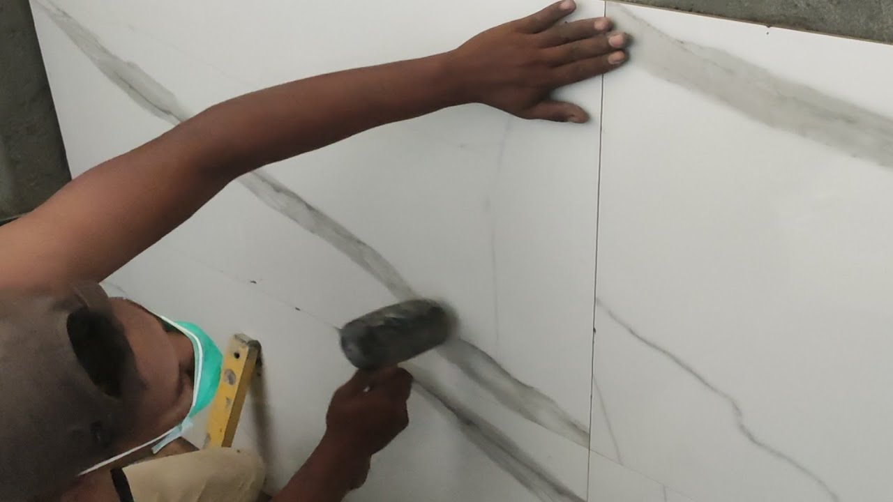 cara memasang granite ukuran 60×120 cm di toilet