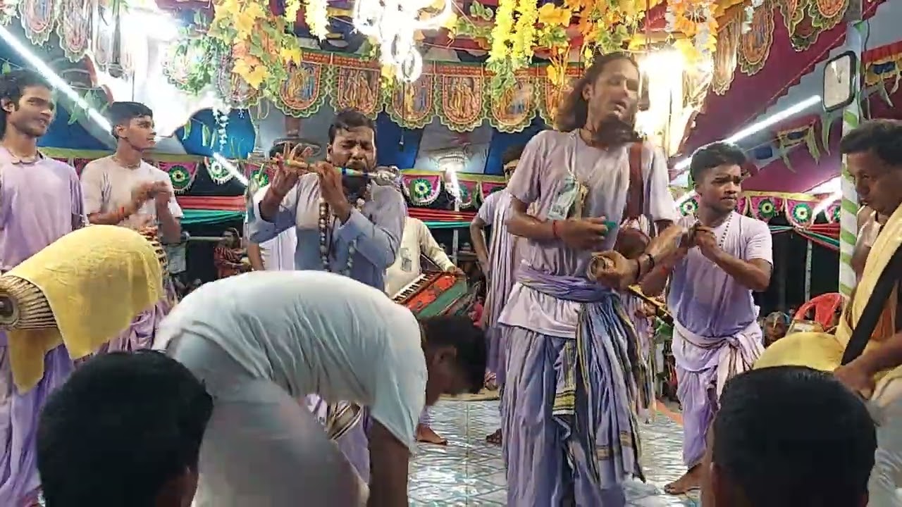 নামযজ্ঞ :২০২৪, স্থান :বাহেরচর, রাঙ্গাবালী, পটুয়াখালী। দলের নাম : রামকৃষ্ণ সম্প্রদায়, ভোলা।