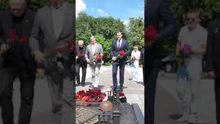 Мэр Ярославля возложил цветы к мемориалу «Вечный огонь»