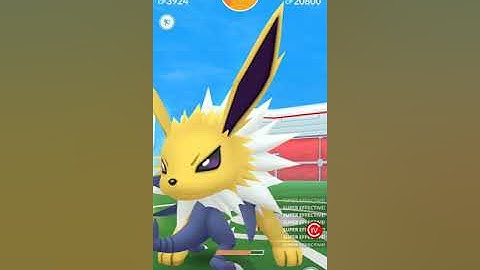 Garchomp vs. Jolteon 1v1 solo no weather boost!