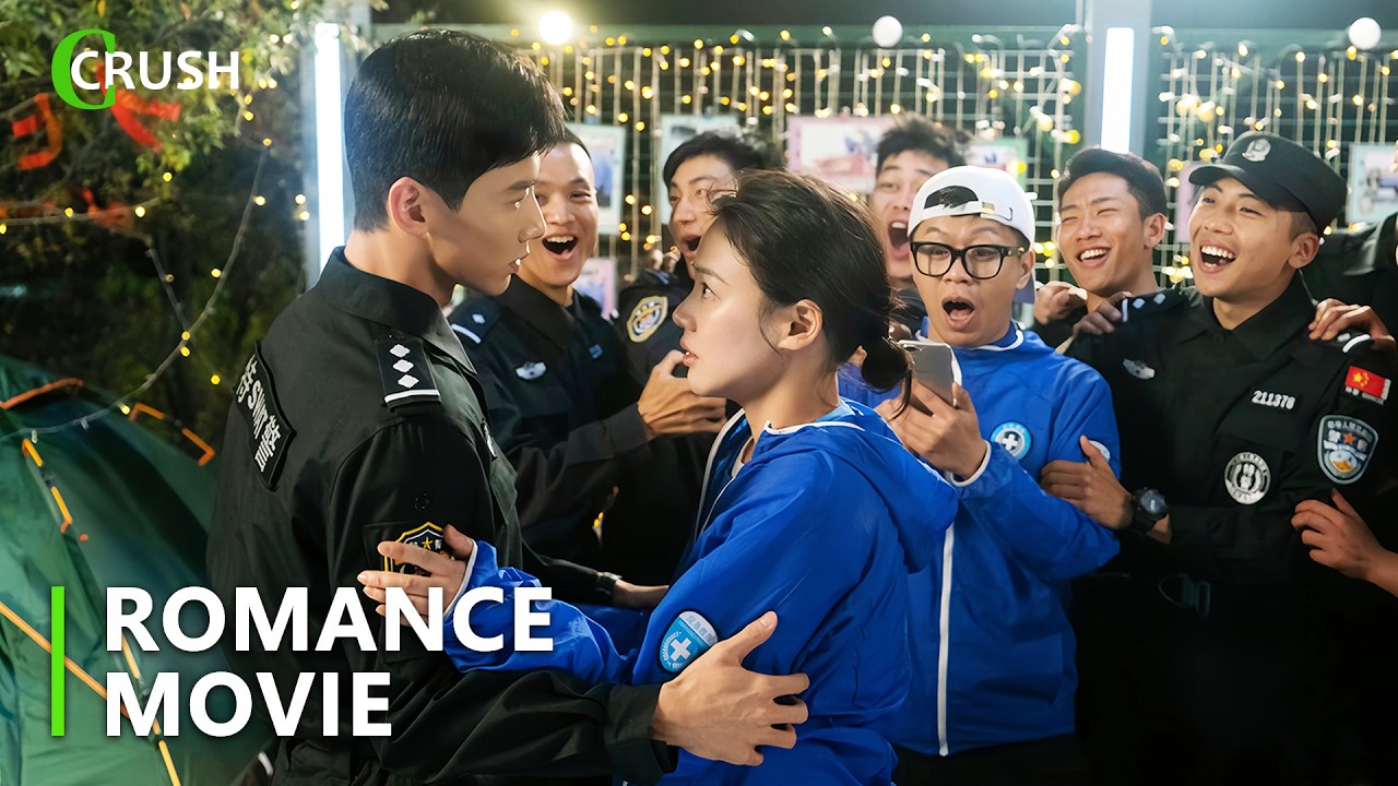 Под взглядом девушки спецназовец покраснел, а его товарищи по команде пришли в восторг! 💘#фильм