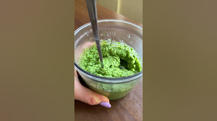 Rocket and almond pesto, the super fresh and aromatic variation of the classic italian pesto