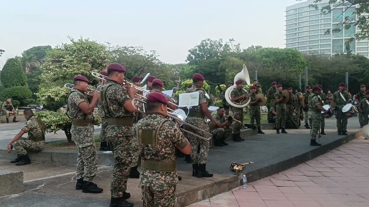 🔴 Darah Satria - Brassband Gabungan 10 Briged Para #10brigedpara #tenteradaratmalaysia #atm