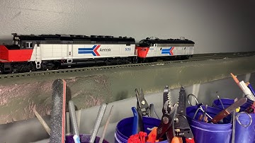 Athearn Genesis SDP40F and F7 idling with Scale Sound System Speakers