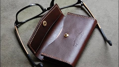 Making a simple card holder (Free pattern--link in the description)