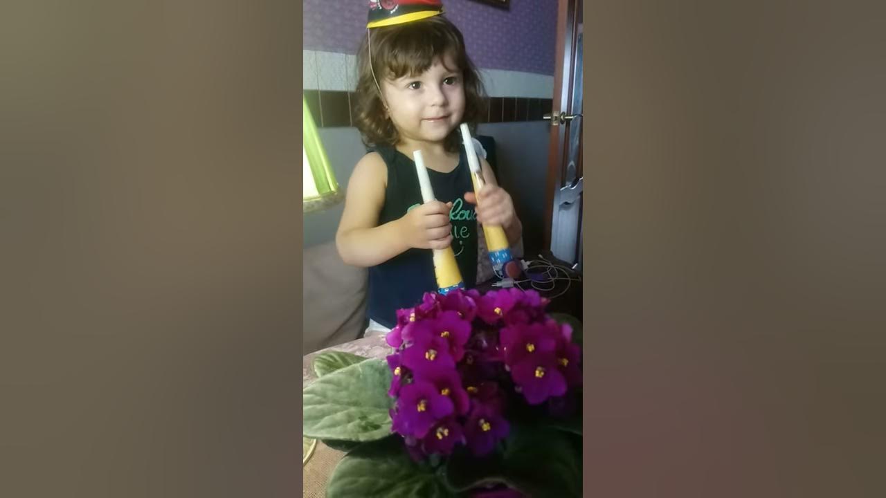 Сынок маму поздравляет. - YouTube