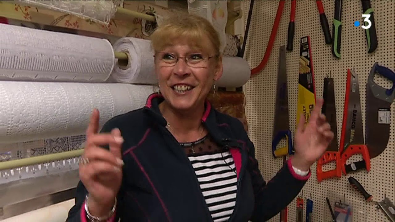 Gros plan sur la quincaillerie de Bénévent l'Abbaye, en Creuse.