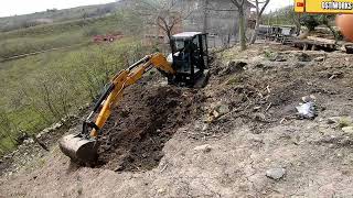 YENİ SANY U35 MİNİ EKSKAVATÖR DİK ARAZİDE TERASLAMA YAPIYORUM/mini digger operator skills excavation