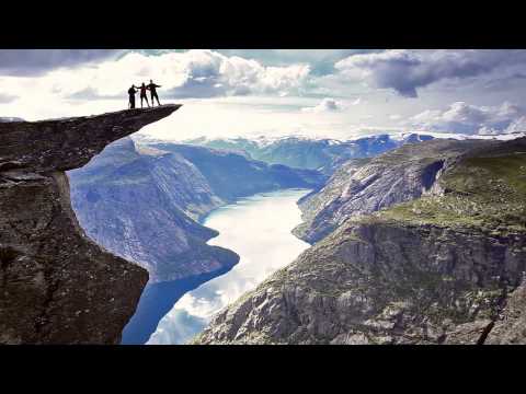 Video: Fjord Norwegia Dari Udara - Matador Network