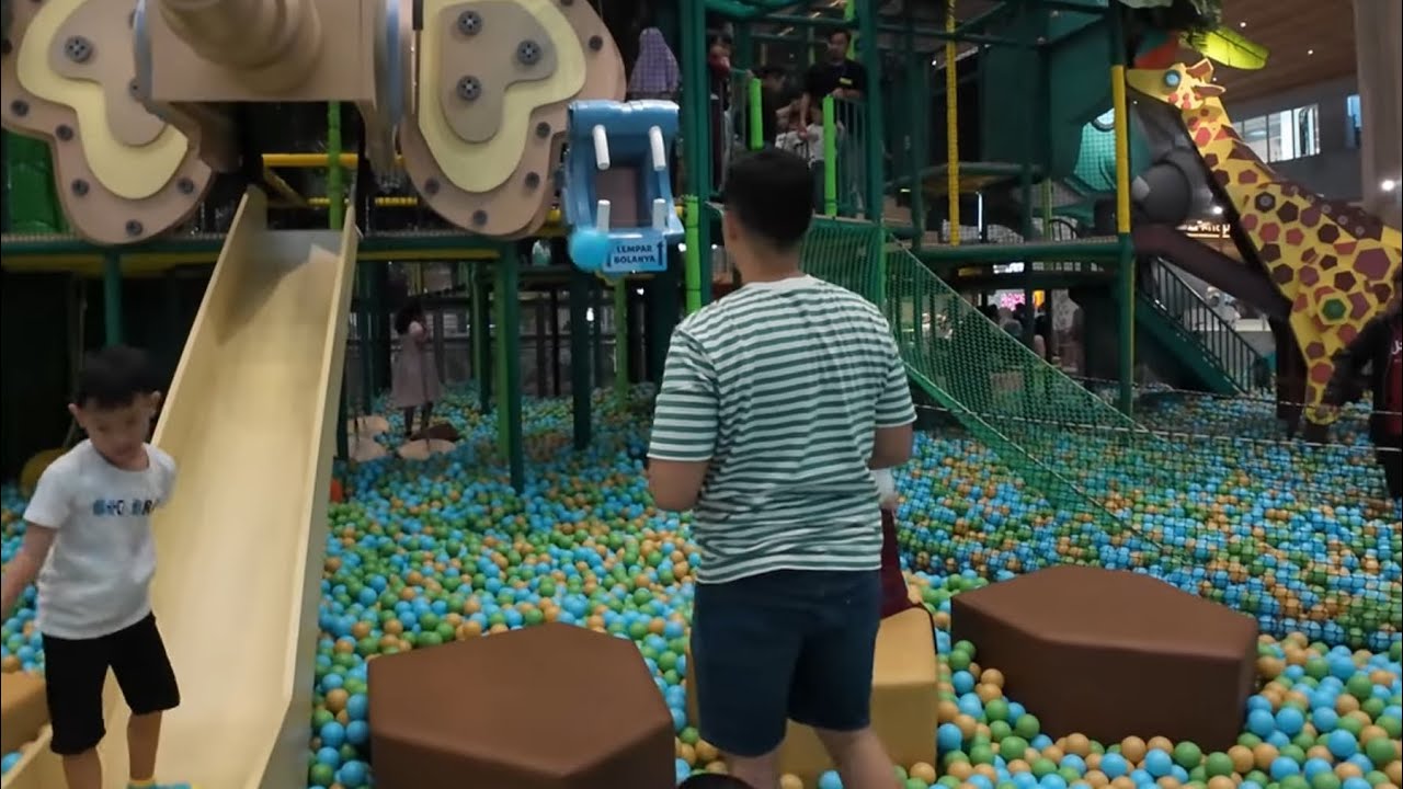 BERMAIN DI PLAYGROUND KIDZOONA SAFARI LIVING WORLD KOTA WISATA CIBUBUR