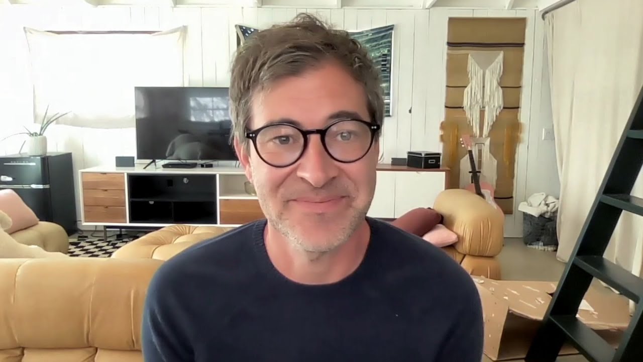 Mark Duplass, Joshua Rofé discuss Hulu documentary 'Sasquatch' - YouTube