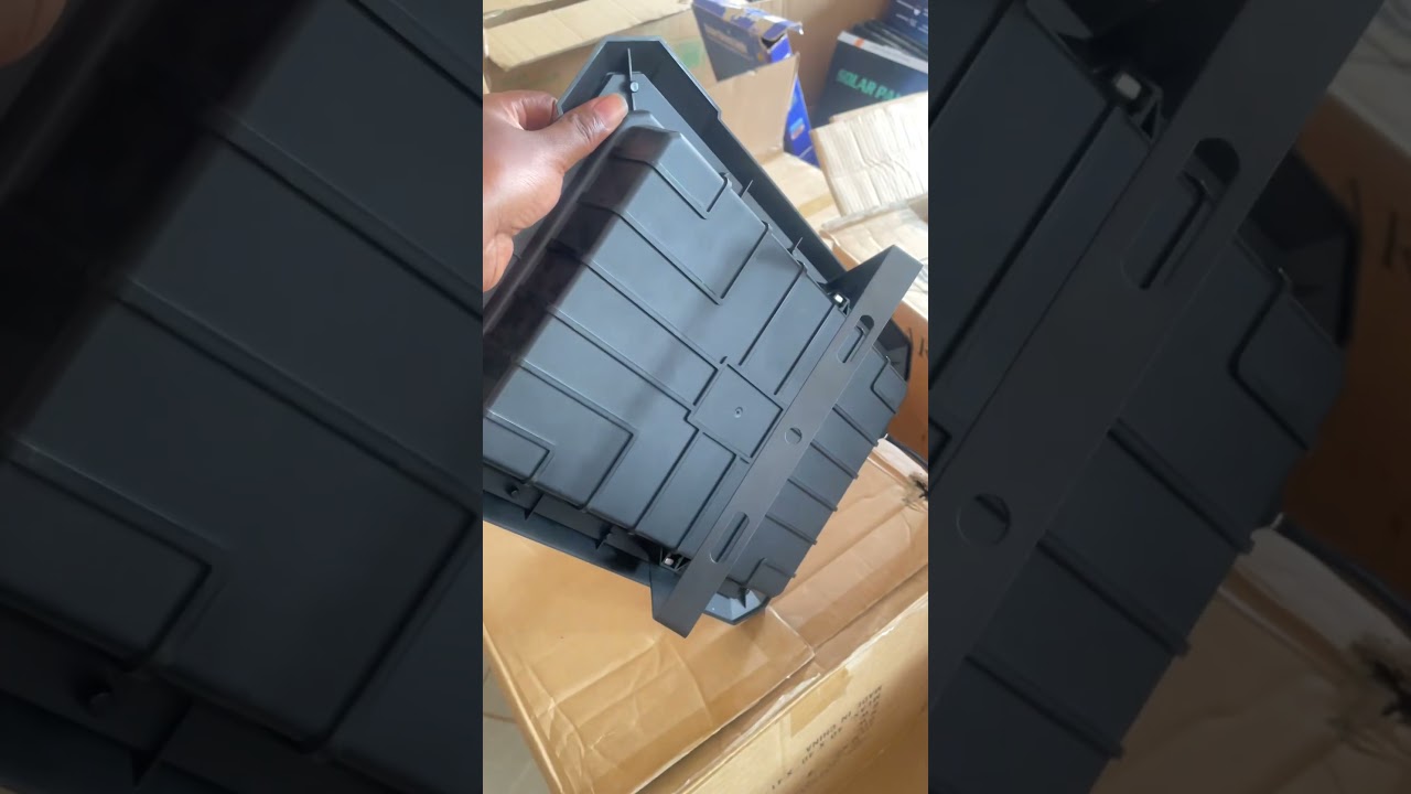 200w Solar Flood Light With Lithium Battery Remote Control Kampala