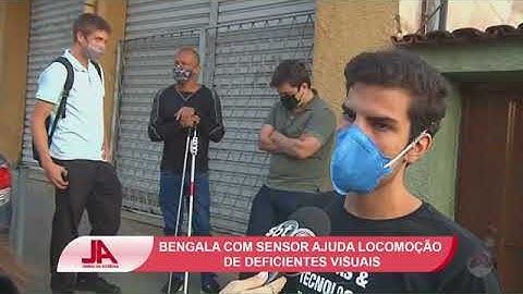 Estudantes criam bengala com sensor para deficientes visuais