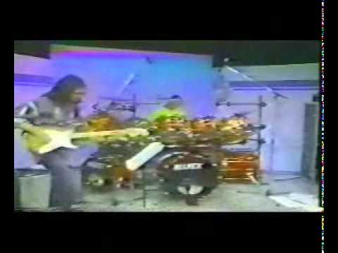 Billy Cobham on AM Buffalo, NY Using the Red Mapex...