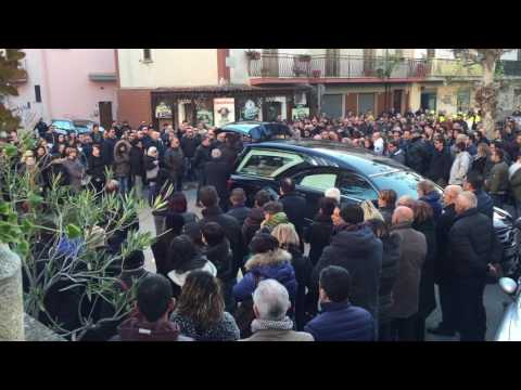 Battipaglia, i funerali di Enrico Lanaro