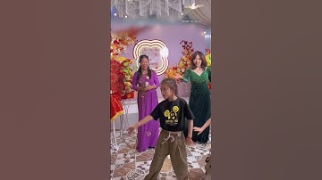 Mẹ chồng Hàn Quốc diện áo dài, nhảy cực sung trong đám cưới ở Hà Tĩnh