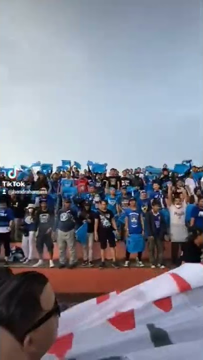 SEKARANG TELAH MENJADI LAUTAN BIRU (PERSIB) VIKING BATAM