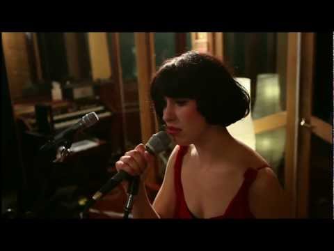 Kimbra - "Settle Down" (Live at Sing Sing Studios)
