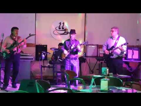 con el grupo los bañuelos en el casino los fresnos en tepic nayarit.