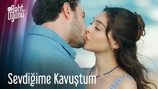 En Sevilen Bora Doğrusöz Sahneleri