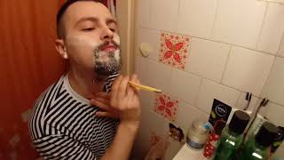 How to shave with a straight razor