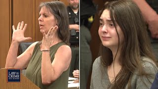 ‘She’s Not a Murderer’: Mom of Teen Killer Panics Before Daughter is Sentenced For Deadly Crash Resimi
